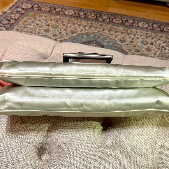 Chanel Giant Silk 2.55 Reissue Turn Lock Flap Clutch - Picture 9 of 14